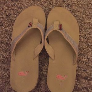 Vineyard Vines flip flops