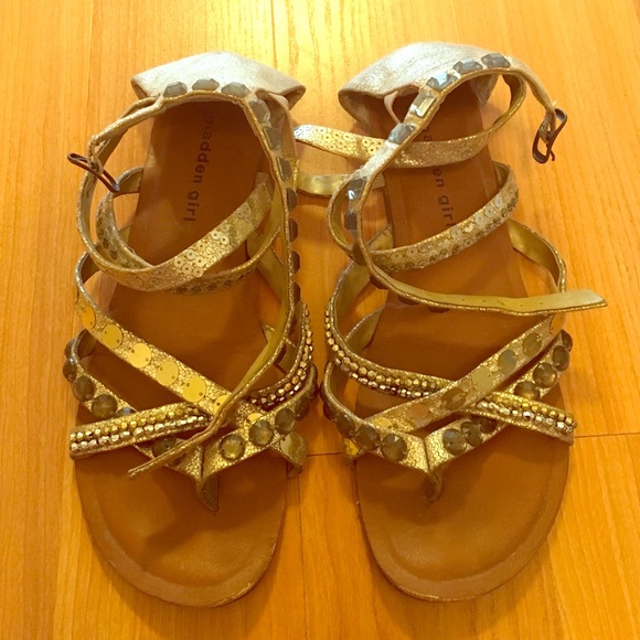 Steven Madden Sandals in gold