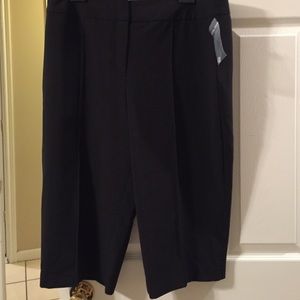 Black Capri dress trousers. Sz 16p