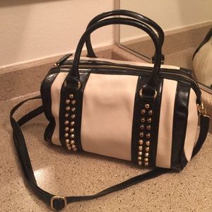 ALDO black and white with gold studs!!
