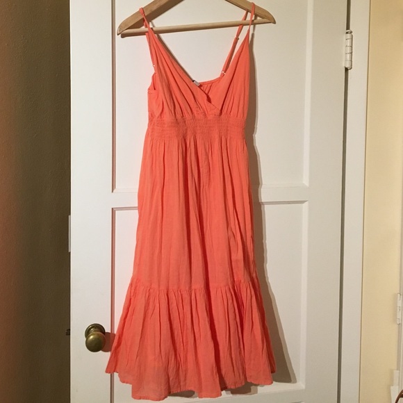 Summer Coral Medi Dress🌞👗 great condition.