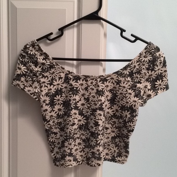Floral Fitting Crop Top