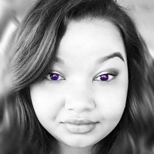 Meet your Posher, Simone