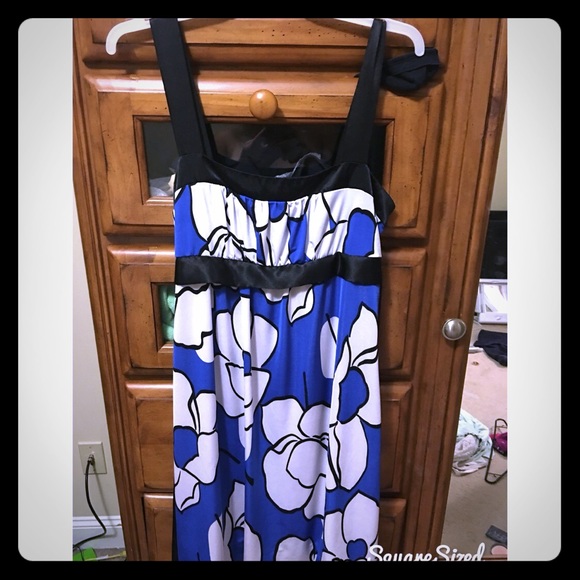 Bubble hem Floral Dress Medium Forever 21 - Picture 1 of 2