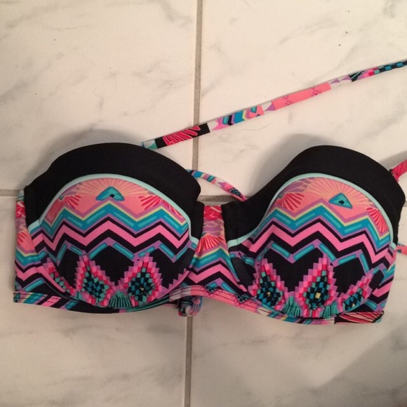 Pattern Bikini Tops - Picture 3 of 4