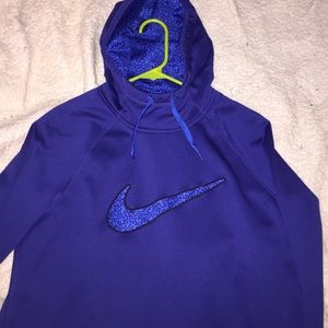 blue printed Nike sweatshirt