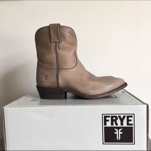 Frye Billy Short Boots. Women's 8.5. Like new.