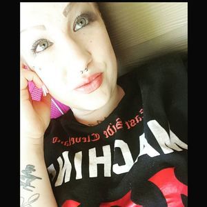 Meet your Posher, Larisa