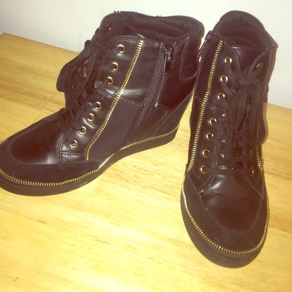 Wedge sneakers