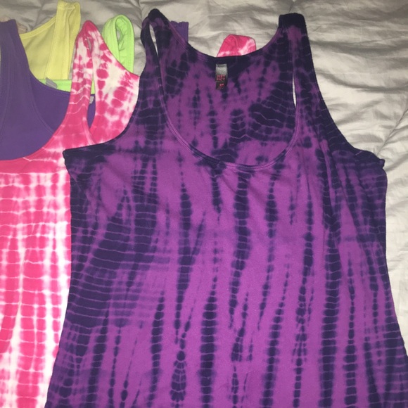 10 Tank Tops ... Sold as bundle - Picture 2 of 4