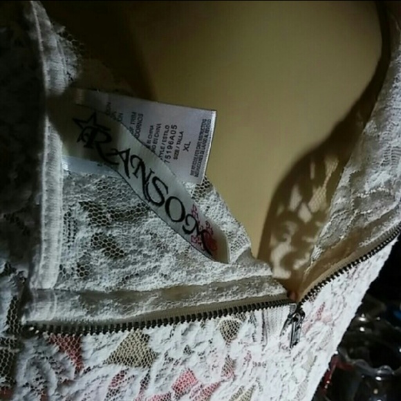 Lace petalum short sleeve shirt - Picture 3 of 3