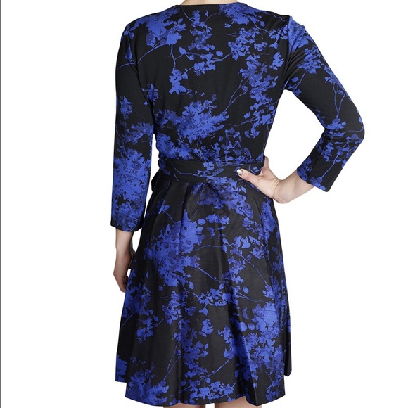 DVF Women's Silk Wrap Style Dress - Picture 3 of 3