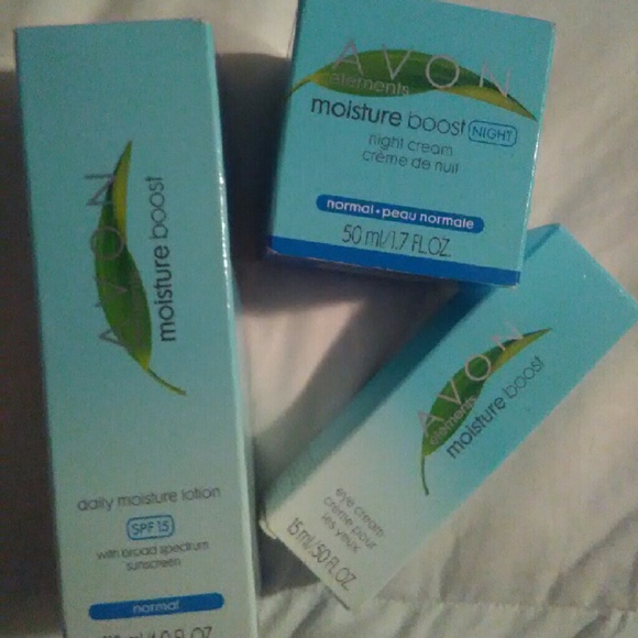 Avon Moisture Boost Set