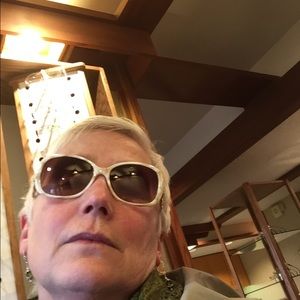 Meet your Posher, Beth