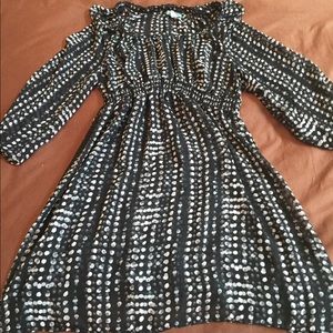 Black & white maternity tunic.