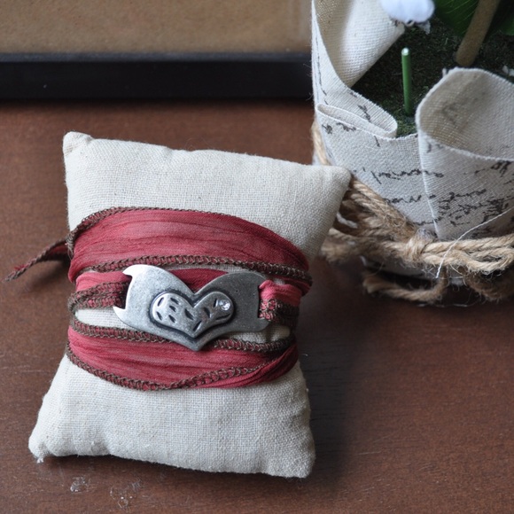 Soft lace bracelet