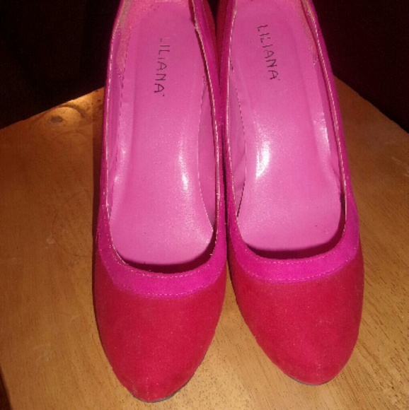 Pretty red and pink suede look pumps