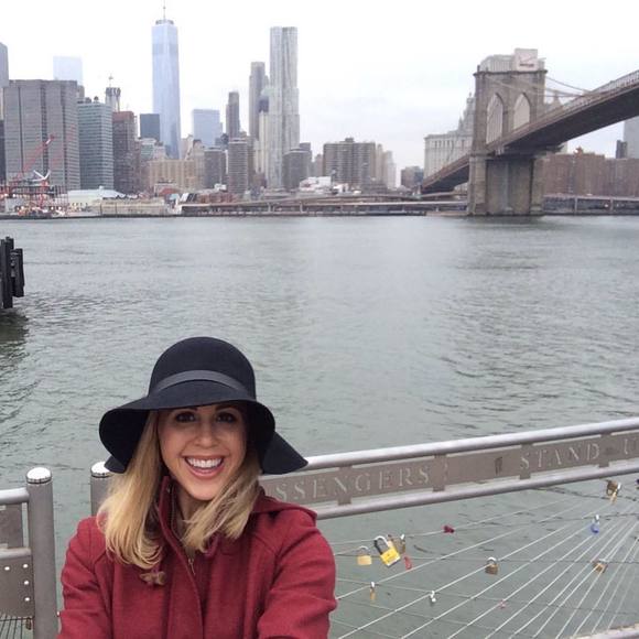 Meet your Posher, Lauren