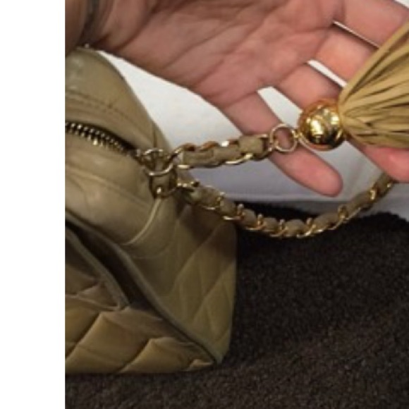 Chanel100%Authentic cross body - Picture 2 of 4