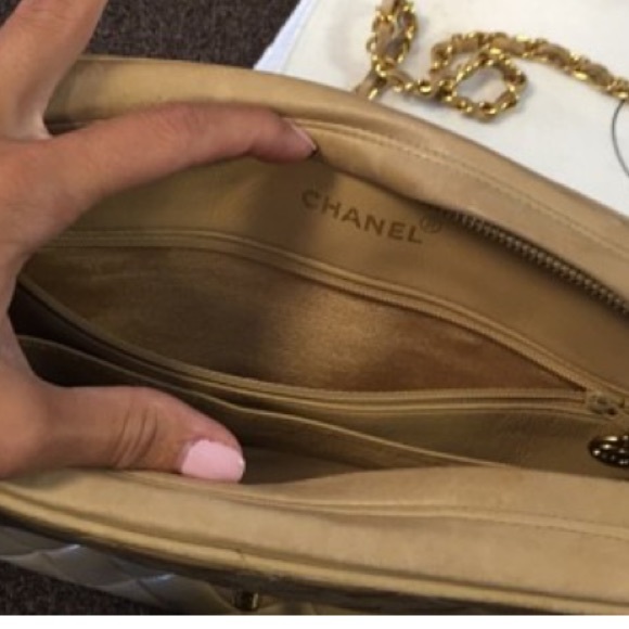 Chanel100%Authentic cross body - Picture 3 of 4