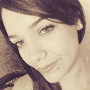 Meet your Posher, Laritza lourdes