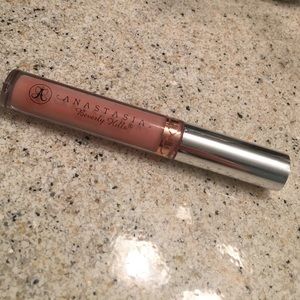 Anastasia liquid lipstick in Milkshake