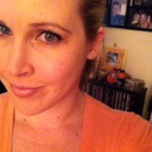 Meet your Posher, Caitlin