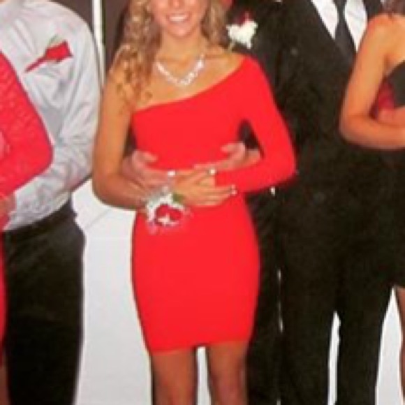 Red One-Arm Short Tight Dress - Picture 3 of 4