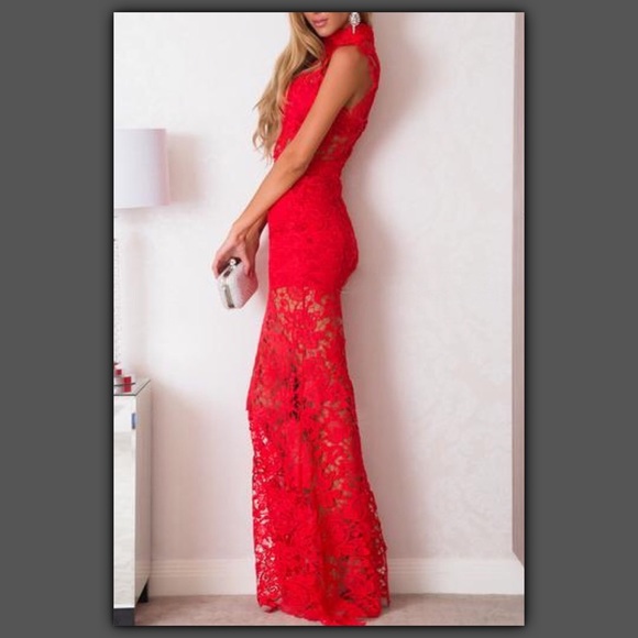 **SOLD**  Stunning Lace Maxi Dress💕 - Picture 3 of 4