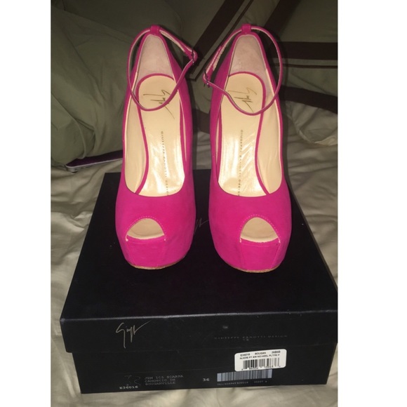 Giuseppe Zanotti No-Heel Ankle Strap Pump Fuchsia - Picture 4 of 4