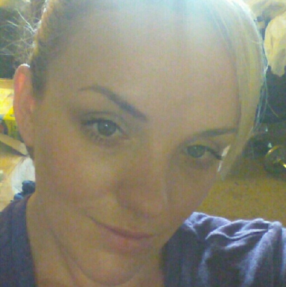 Meet your Posher, Ami