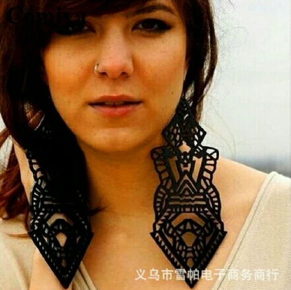 Make a statement Broncos black drop earrings - Picture 2 of 2