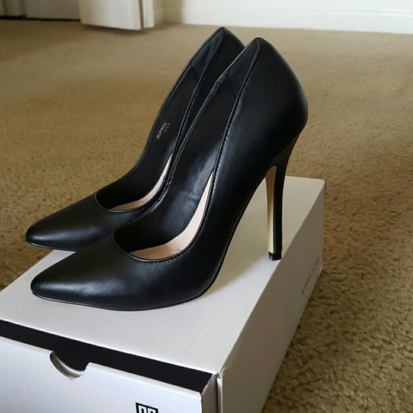 Black Matte pumps