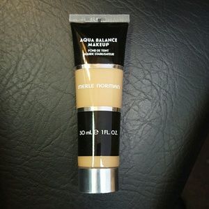 Aqua Balance Foundation M54
