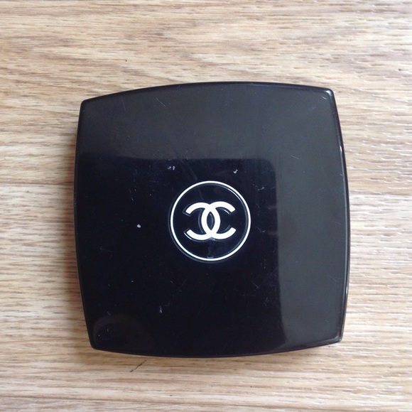 Chanel Blush in Coral - Contour color