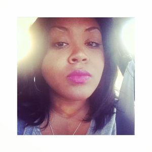 Meet your Posher, Elisia'