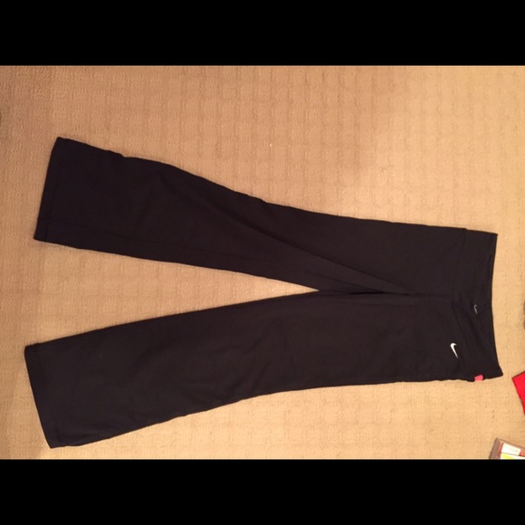 Black nike yoga pants