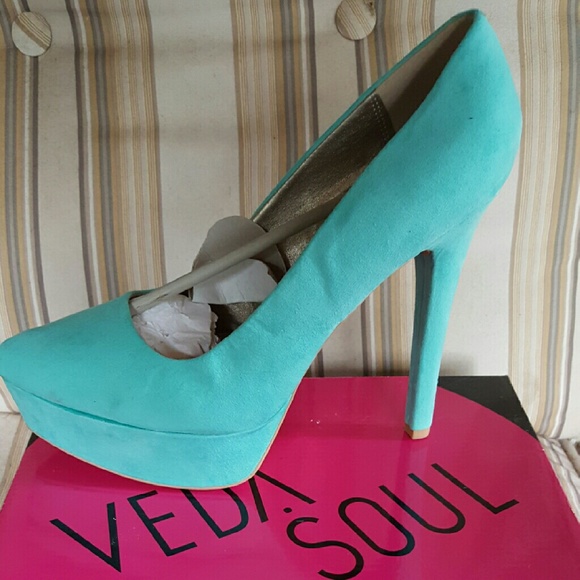 Suede pump - Picture 1 of 1