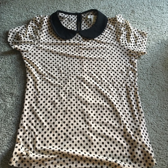 Polka dotted blouse with collar!