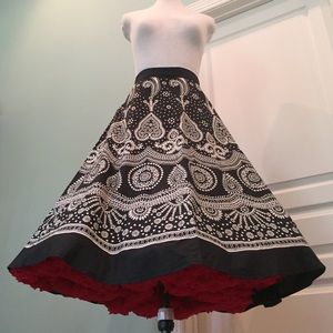 Beautiful black white half circle skirt Small NWOT