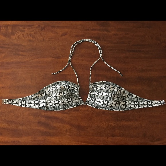 Used, great condition Roxy bandeau swim top.