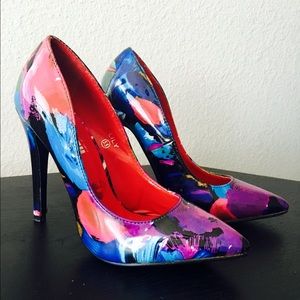 ❤SEXY SALE💋RED KISS PUMPS SIZE 5.5 👠💜