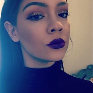 Meet your Posher, Monica