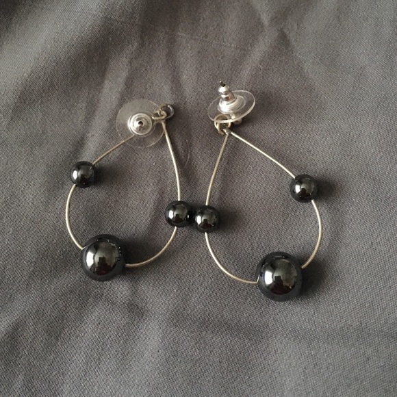 Earrings to relief stress