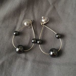 Earrings to relief stress