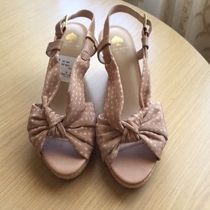 NWT 7.5 Kate Spade Nude and White Polka Dot Wedges