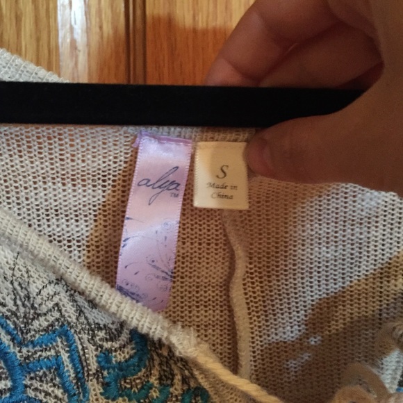 Francesca's light blouse - Picture 2 of 2