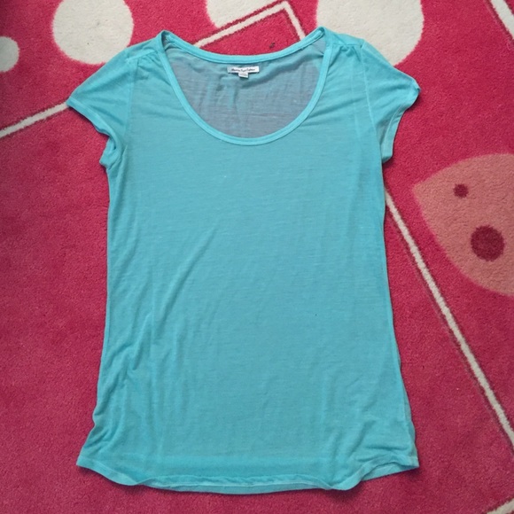 American eagle scoop neck tshirt
