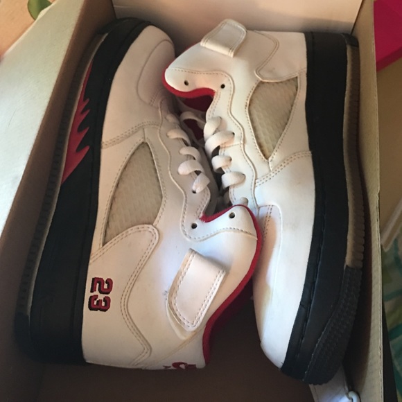 Fire red 5s - Picture 1 of 2