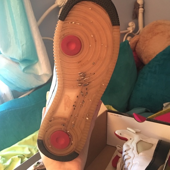 Fire red 5s - Picture 2 of 2